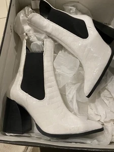 SIREN WHITE PATENT REPTILE Ankle Boots, size 35 - NEW RRP $240.00 - Picture 1 of 10