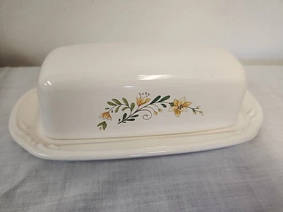 普法尔茨格拉夫 MEADOW LANE BUTTER DISH 和 LID 黄色/蓝色花朵 美国 — 第 1/4 张图片