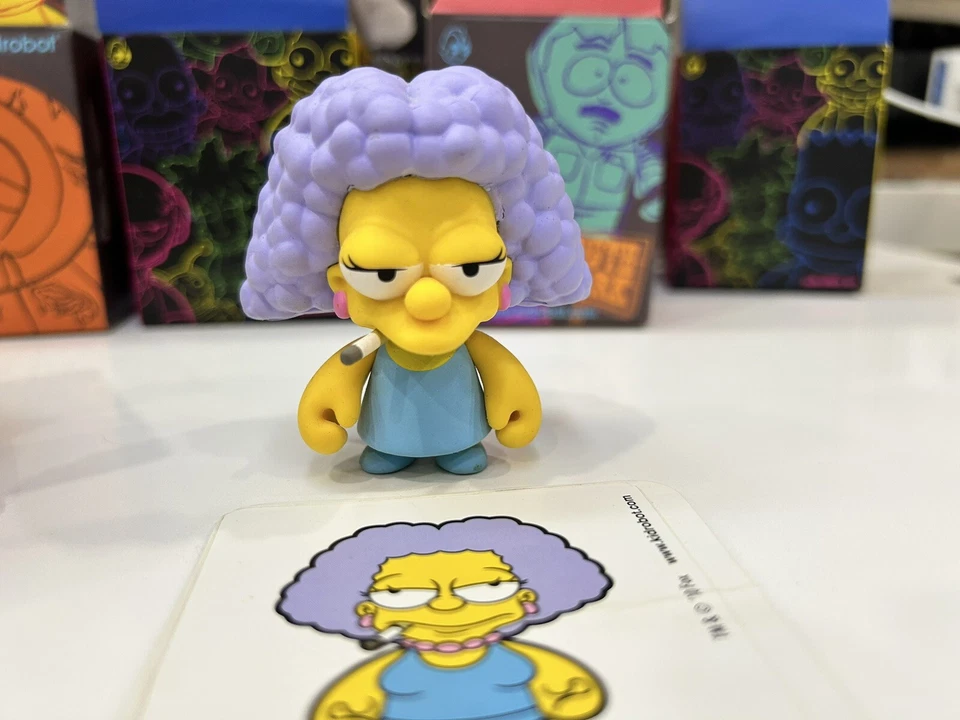 Kidrobot THE SIMPSONS FIGURES 3" VINYL ART FIGURE Selma - Immagine 1 di 1