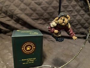 Boyds Bears Football Player Bear Ornament - T.D. Gridiron...Touch Down! 1E - Picture 1 of 4