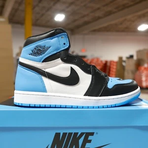 Jordan 1 Retro High OG UNC Toe DZ5485-400 Men's - Picture 1 of 9
