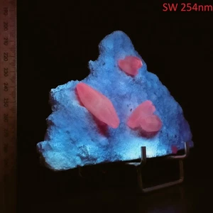 Calcite fluorescent & phosphorescent crystals on Mordenite matrix Video 0.44kg - Picture 1 of 9