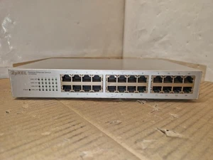 Zyxel ES-124P 24 Port Ethernet Switch 10/100Mbps - Picture 1 of 4