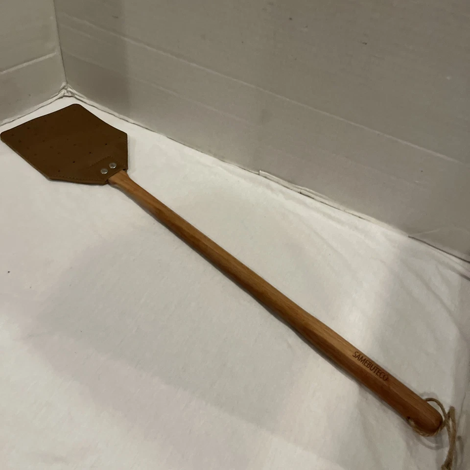 Samebuteco Leather Fly Swatter Heavy Duty Manual Fly Swatter with Wood Handle - Image 1 of 4