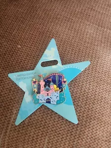Disneyland magia 2022 castello e spilla campanellino LE 1000 - Foto 1 di 1