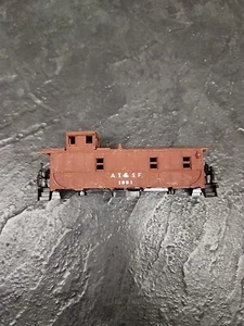 HO Scale Train Car ATSF 1951 CABOOSE Kaydee COUPLERS AS-IS - Picture 1 of 6