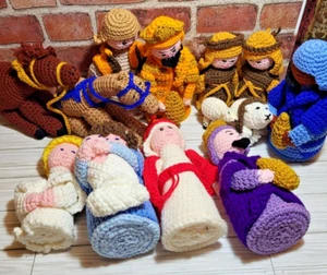 Vintage Handarbeit gehäkelte Weihnachtskrippe Puppen Figuren 14 Teile Unikat - Bild 1 von 14