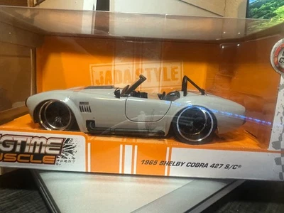 1965 - Shelby Cobra -427 S/C Gris 1/24 Diecast Model Car de Jada Foto 1 de 3