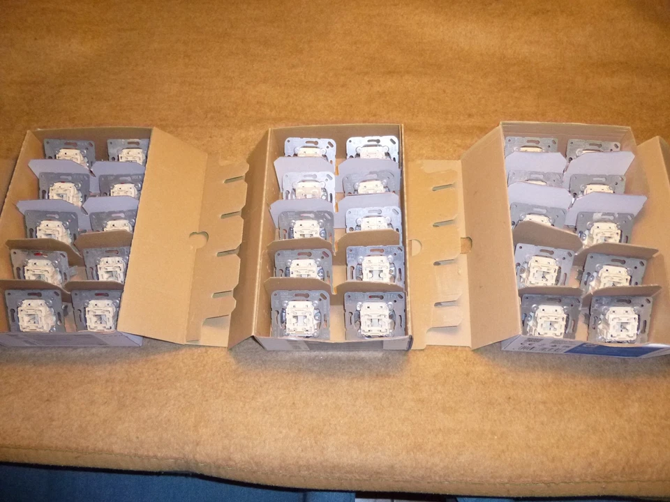 JUNG 506U Universal 250V Wippschalter - Bild 1 von 1