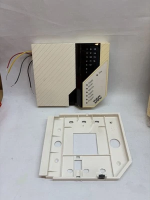 DSC PC2550RK 8-Zone Keypad (USED - NOT TESTED) - Image 1 of 3