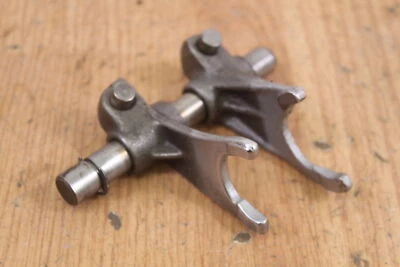 Horquillas de cambio derecha e izquierda Yamaha DT100 DT 100 1978 Foto 1 de 4