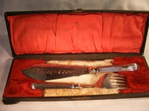 Vintage Fish Fork Knife 2 pc Carving Set Silverplate With Box - Picture 1 of 12