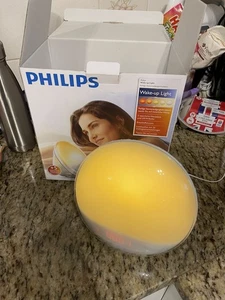 Philips HF3520 Wake-Up Light Alarm Clock with Coloured Sunrise Simulation boxed - Picture 1 of 13