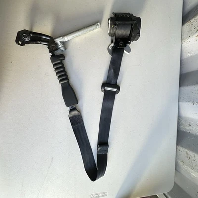 KIA SORENTO 2016-2020 CINTURÓN DE SEGURIDAD DEL LADO DEL PASAJERO DELANTERO DERECHO NEGRO OEM Foto 1 de 4