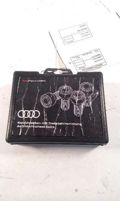 2021 Audi Q3 peças de roda sobressalente conjunto de 20 com travamento com chave e tampas - Imagem 1 de 4