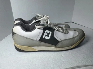 Zapato de golf FootJoy FJ Greenjoys sin clavos para hombre talla 10 M 45332 cuero blanco gris - Imagen 1 de 11