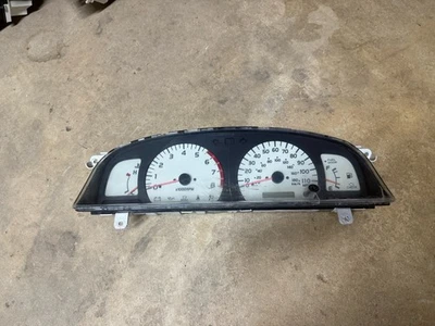 01 02 03 04 TOYOTA TACOMA 3.4 V6 Cuadro de instrumentos con tacómetro 345.000 Foto 1 de 4