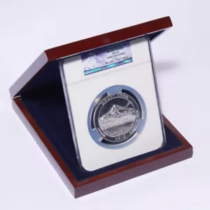 2010 Silver 5oz America the Beautiful Oregon Mount Hood NGC MS69 Early Releases - Picture 1 of 4