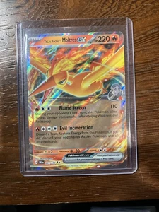 Team Rockets Moltres EX 031/182 Sv10: Destination Rivals Holo Card quasi nuova - Foto 1 di 2