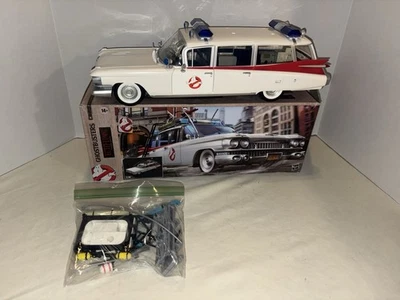 Hasbro Ghostbusters Plasma Series ECTO-1 (1984) Vehicle 1:18 Scale Car with Box - Image 1 of 4