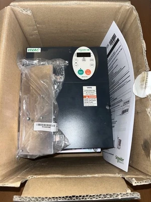 VARIATEUR TRIPHASE 380V 11KW FREQUENCE, VITESSE, SCHNEIDER ELECTRIC ATV212HD11N4 - Photo 1/4