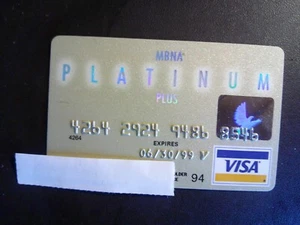 VINTAGE *MBNA PLATINUM PLUS VISA* RARE, EXPIRED CREDIT CARD. EXPIRED 6/99! - Picture 1 of 2