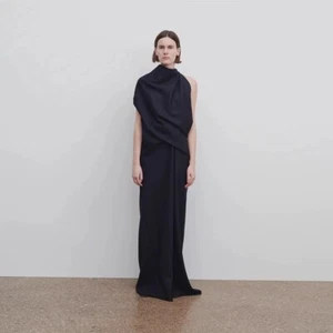 Vestido pequeño falda en forma de nicho de primavera sin mangas THE ROW para mujer - Imagen 1 de 11