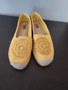KARL LAGERFELD PARIS Abby Yellow Gold Espadrilles Shoes size 6.5 - Picture 1 of 10