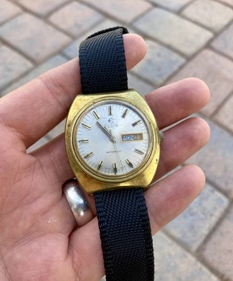 Vintage Elgin Cal. 352 17 Jewels Day Date Silver Dial Mens Wristwatch RUNS WELL - Image 1 of 4