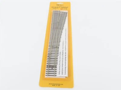 HO Scale Micro Engineering #14-706 Right Hand Turnout Track - Sealed  - Image 1 of 4