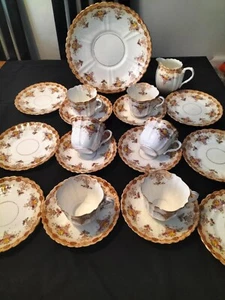Antiguo juego de té de porcelana de hueso con borde festoneado bonito - 20 piezas - Imagen 1 de 10