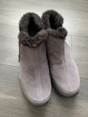 Easy Spirit Explore24 Women’s Gray Esprisco Suede Booties Faux Fur Trim Size 9.5 - Image 1 of 4