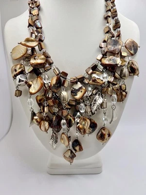 Impresionante Collar Babero Teñido Marrón Concha/Motivo Hoja Cuelga Cuentas de Cristal Foto 1 de 4