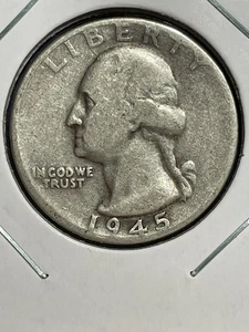 1945 P Silver Washington Quarter -  a  circulated silver coin - Picture 1 of 2