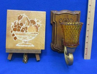 Aplique portavelas Homco tono dorado azulejo de vidrio remache fruta madera marco de exhibición Foto 1 de 4