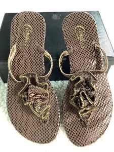 Neu ohne Karton Candies braune Zehenstegsandale mit Rüschen | Größe S (5-6) - Bild 1 von 6