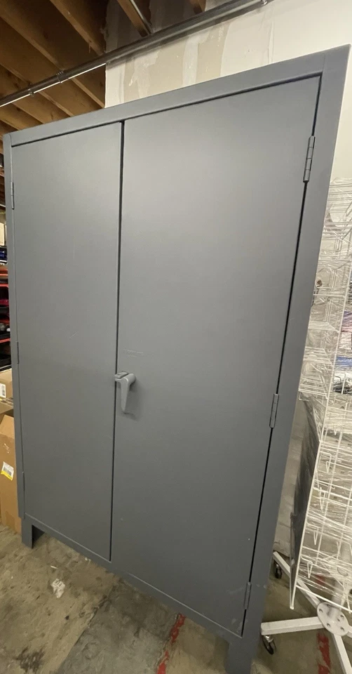 Armario de almacenamiento de metal gabinete de almacenamiento de garaje 4 estantes ajustables con cerradura Foto 1 de 4