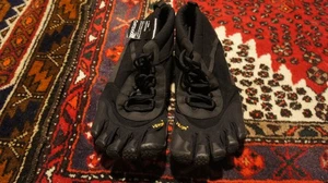 Vibram Fivefingers V-Trek Insulated Shoe 20M7801 Men's Size US 11.5-12  - Picture 1 of 8