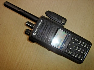 Motorola DP4800 UHF 403-527MHz DMR Digital c/w battery, antenna & beltclip - Zdjęcie 1 z 13