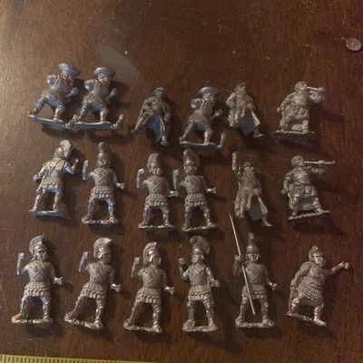 Miniaturas de Metal Figuras Sueltas D&D Lote De 18 Colección Essex Espartanos y Guerreros Foto 1 de 4