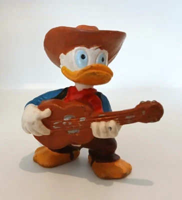 FIGURINE PVC DISNEY DONALD DUCK Cowboy joue de la Guitare BULLYLAND GERMANY - Photo 1/2