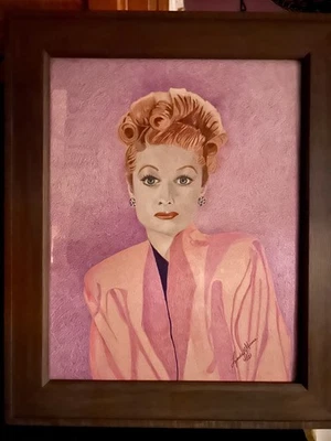 Lápiz de colores dibujado a mano “Lovely Lucy”, firmado y fechado y enmarcado Foto 1 de 2