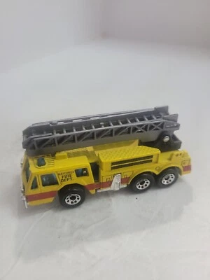 Matchbox Extending Ladder Fire Engine 1991 Matchbox Fire Dept. 1:64 Loose - Image 1 of 4