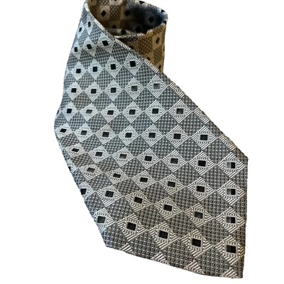Gravata de seda BIRMÂNIA-BIBAS todo tecido cinza com design geométrico preto feita nos EUA - Imagem 1 de 4