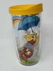 Vaso Tervis DISNEY Winnie The Pooh Piglet Tigger arco iris 10 oz tapa amarilla usado en excelente estado - Imagen 1 de 9