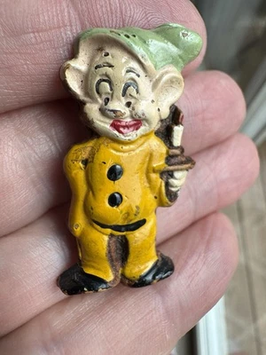 Vintage Disney 1938 Celluloid Bakelite Dopey Seven Dwarfs Pin - Изображение 1 из 4