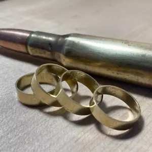 Anello fascia realizzata con custodia 50 BMG, fascia fatta a mano, fede di fidanzamento e matrimonio - Foto 1 di 3