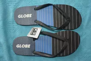 New GLOBE Surf Thongs Mens Size 13 Aggro Design SURF THONGS BLACK/Blue/Grey LOGO - Picture 1 of 1