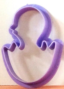 Usado en Excelente Condición Lindo PASCUA PEEP CHICK en HUEVO Cortador de Galletas PLÁSTICO Lavanda 2.75" x 2" - Imagen 1 de 2