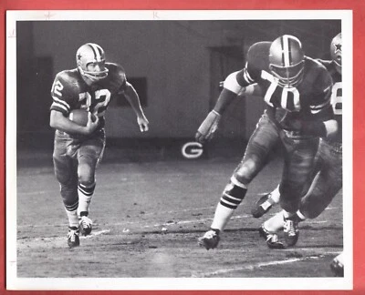 1970  DALLAS COWBOYS  8 X 10  GLOSSY  TYPE 1    WALT GARRISON, RAYFIELD WRIGHT - Image 1 of 2